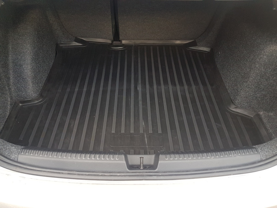 Автомобильный коврик Rival 15804002 в багажник Volkswagen Polo V 2010-2015->, черный
