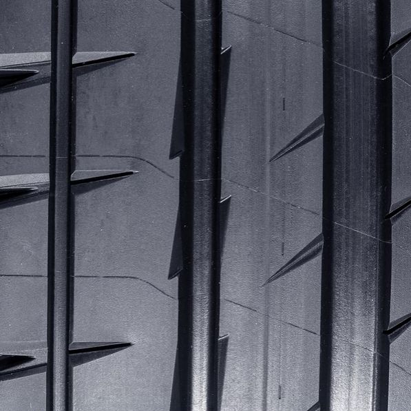 Легковая шина Michelin Pilot Sport 4 SUV 225/60 R18 100V