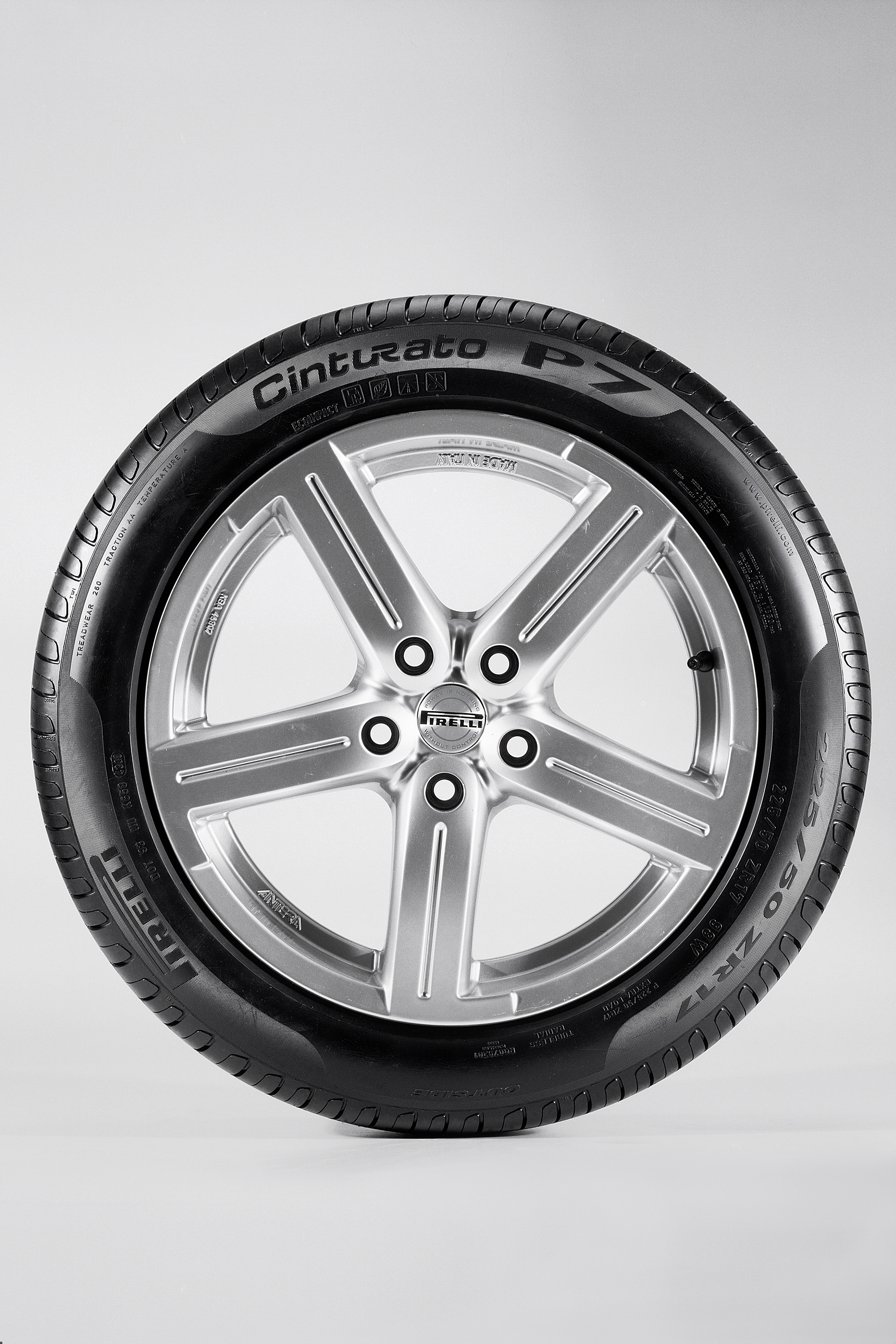 Легковая шина Pirelli Cinturato P7 Eco Run Flat 205/55 R17 91V
